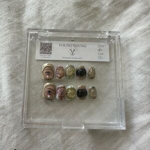 Young Young Artistic Nail Set